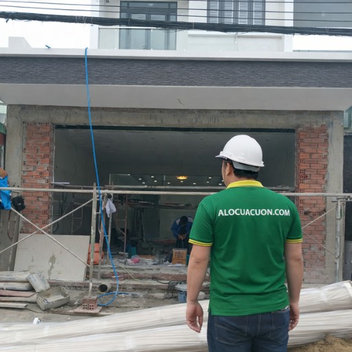 thợ alocuacuon lắp đặt cửa cuốn đúng kỹ thuật và có bảo hành